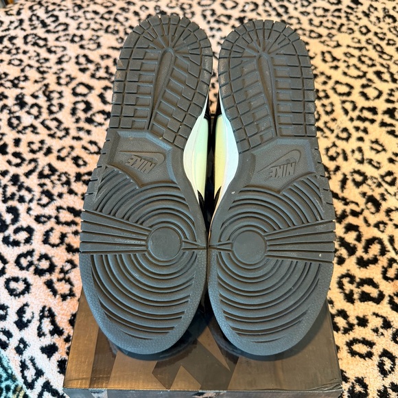 Nike Dunk Hi - Barely Green/Black - Picture 7 of 8